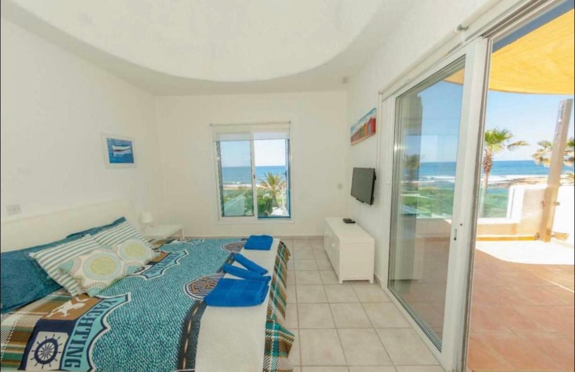 34 Beach Villa Paphos Eksteriør bilde