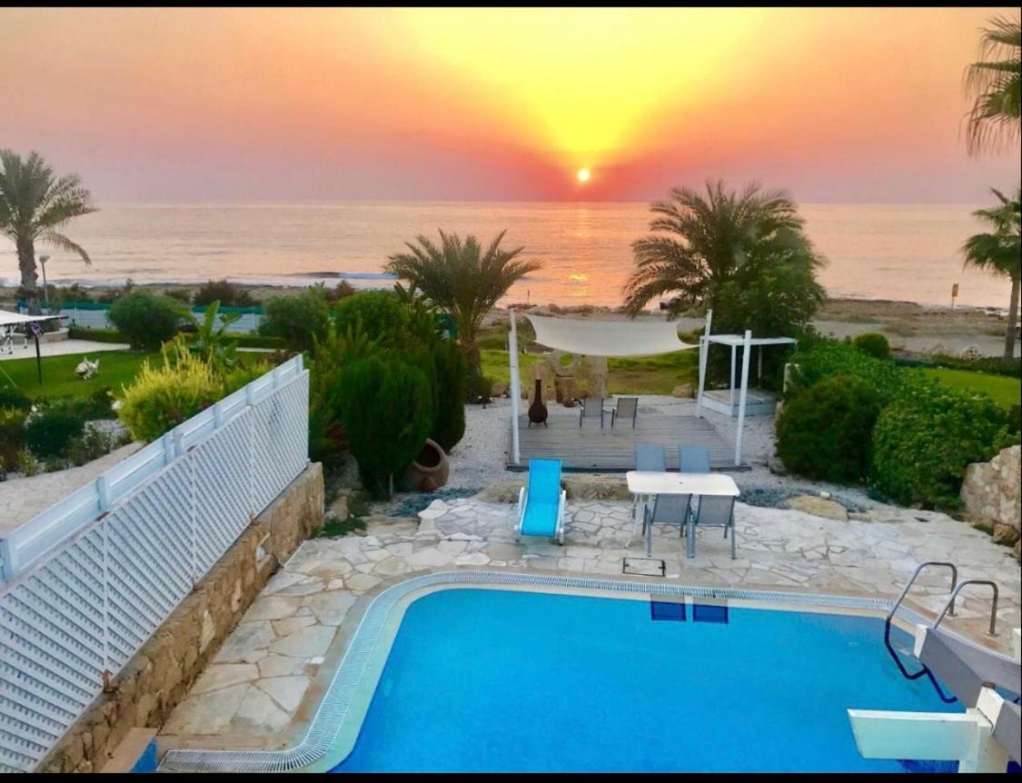 34 Beach Villa Paphos Eksteriør bilde
